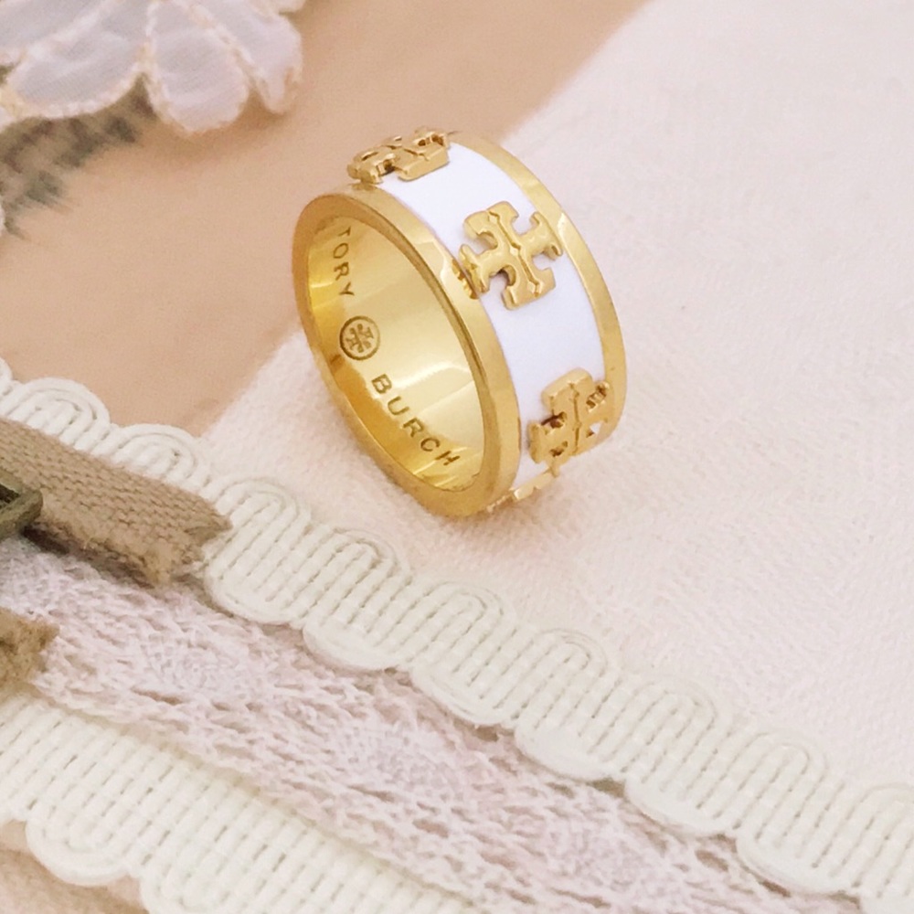TORY BURCH • Enamel Raised Logo Band Ring - Picture 5 of 9